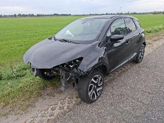 Vrakbiler auto Renault Captur R 2017/4