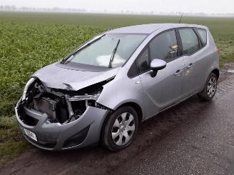 Salvage car Opel Meriva B 1.4 16v 2011/4
