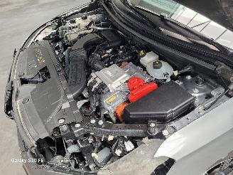 Renault Austral 1.2 E-Tech 147-KW Automaat Esprit Alpine picture 11