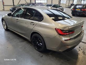 BMW 3-serie 330e Limo 215-KW Automaat M-SPORT picture 3