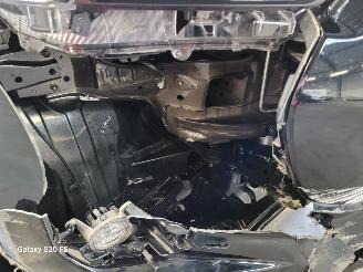 Toyota Hilux 2.8 D-4D 150-KW Automaat 4-WD GR-SPORT 5drs picture 8