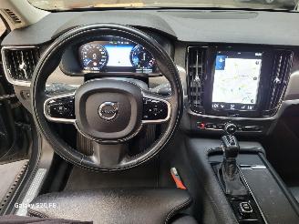 Volvo V-90 2.0 T4 140-KW Automaat Momentum Leder picture 18
