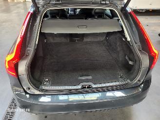 Volvo V-90 2.0 T4 140-KW Automaat Momentum Leder picture 14