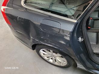 Volvo V-90 2.0 T4 140-KW Automaat Momentum Leder picture 11