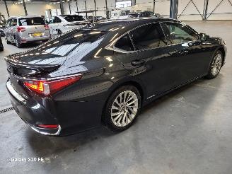 Lexus ES 300h Hybrid 2.5 131-KW Automaat picture 6