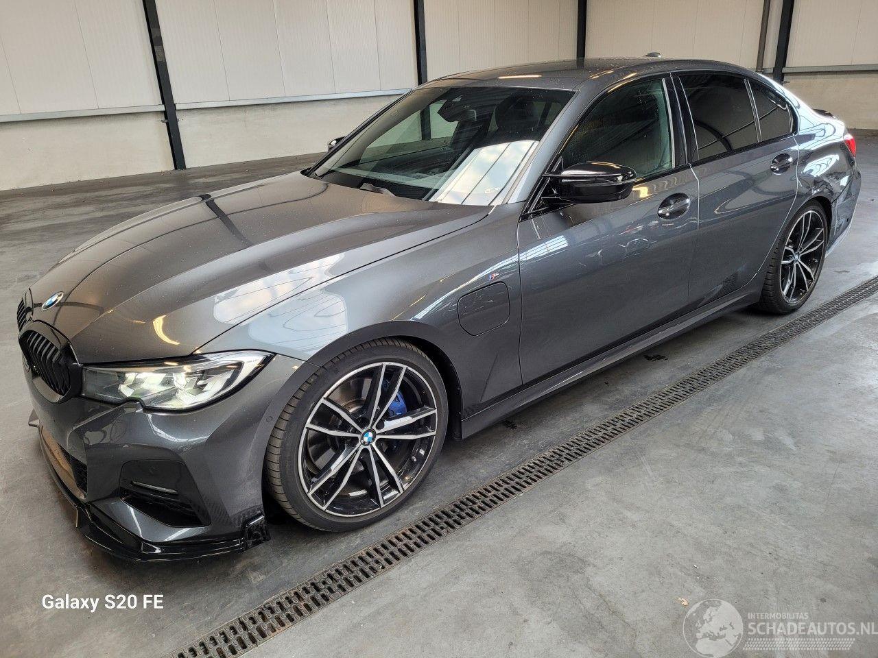BMW 3-serie 330e Limo 215-KW Automaat M-SPORT