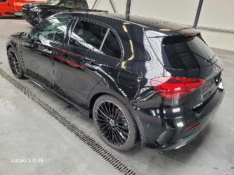 Mercedes A-klasse 180d 85-KW Automaat AMG 5drs Panoramadak picture 2