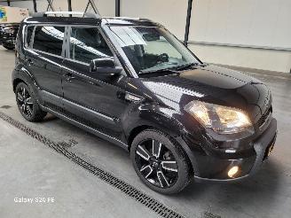 krockskadad bil auto Kia Soul 1.6 95-KW BASS 5drs Leder 2012/3