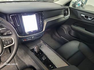 Volvo V-60 2.0 B4 145-KW Automaat Essential-Edition picture 22