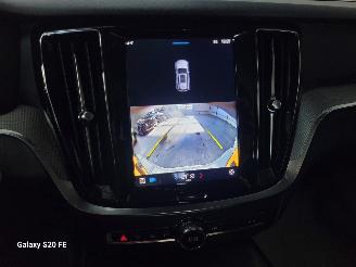 Volvo V-60 2.0 B4 145-KW Automaat Essential-Edition picture 23