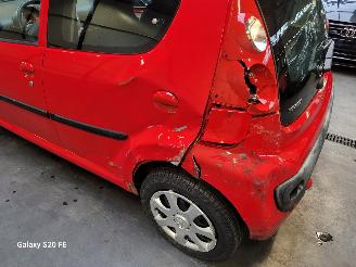 Peugeot 107 1.0i-12v 50-KW XS 5drs picture 5