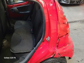 Peugeot 107 1.0i-12v 50-KW XS 5drs picture 8