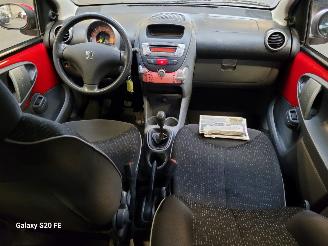Peugeot 107 1.0i-12v 50-KW XS 5drs picture 17