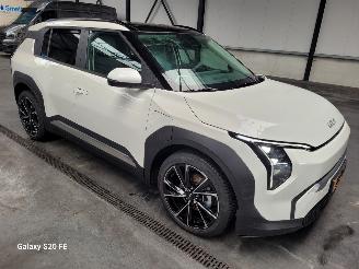 krockskadad bil auto Kia EV3 150-KW 81.4kwh Automaat Panoramadak 2025/11