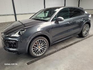 Vaurioauto  passenger cars Porsche Cayenne Coupe 3.0 e-Hybrid 340-KW Automaat 4-WD Platinum-Edition 2023/1
