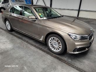 Unfallwagen BMW 7-serie 730d 195-KW Automaat High-Executive 2019/2
