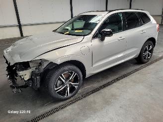 Auto incidentate Volvo Xc-60 2.0 T6 251-KW Automaat AWD R-Design Plug-In-Hybrid 2022/3