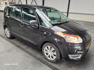 Vaurioauto  passenger cars Citroën C3 picasso 1.4 VTi 70-KW 5-Bak Aura 5drs Airco 2011/3