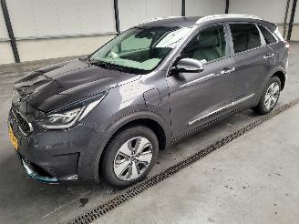 uszkodzony samochody osobowe Kia Niro Plug-In-Hybrid 1.6 GDi 77-KW Automaat 2019/2
