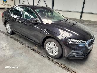 Voiture accidenté Skoda Octavia Limo 1.5 TSi 110-KW DSG e-Tec 2023/2