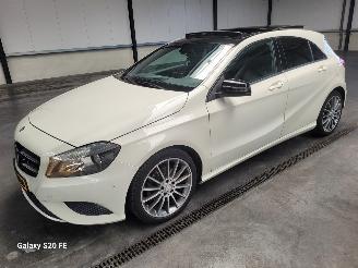 Damaged car Mercedes A-klasse 180 90-KW 6-Bak Prestige 5drs Panoramadak 2013/6