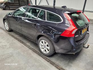 Volvo V-60 1.6 T3 110-KW Automaat Momentum picture 2