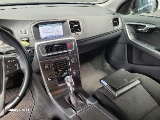 Volvo V-60 1.6 T3 110-KW Automaat Momentum picture 18
