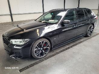 Damaged car BMW 5-serie 520d Touring 140-KW Automaat X-Drive M-SPORT 2021/3