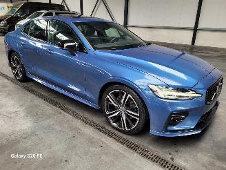 krockskadad bil auto Volvo S-60 2.0 B4 145-KW Automaat R-DESIGN Panoramadak 2023/3