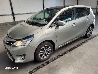 skadebil auto Toyota Verso 1.8 VVT-i 108-KW 6-Bak Business Panoramadak 2014/1