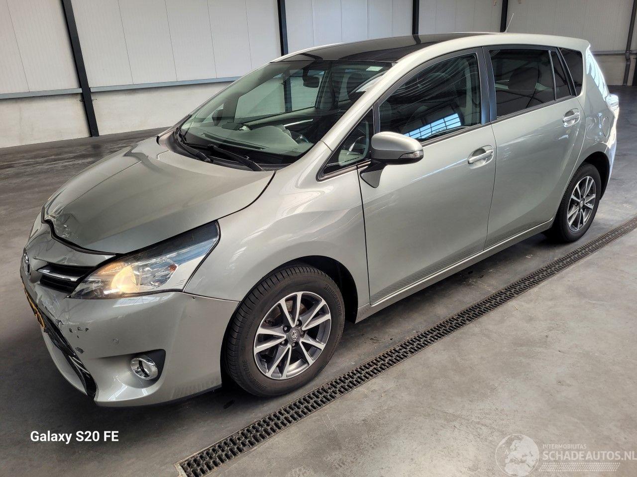 Toyota Verso 1.8 VVT-i 108-KW 6-Bak Business Panoramadak