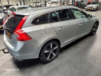 Volvo V-60 1.5 T3 112-KW Automaat R-DESIGN picture 3
