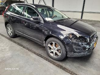 Vaurioauto  passenger cars Volvo Xc-60 3.2 179-KW Automaat AWD Summum 2010/9