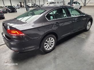 Volkswagen Passat Limo 1.6 TDi 88-KW DSG Comfortline picture 4