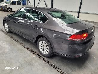Volkswagen Passat Limo 1.6 TDi 88-KW DSG Comfortline picture 2