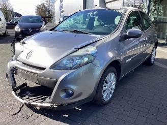 disassembly passenger cars Renault Clio  2011/1