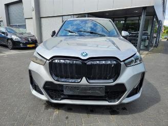 BMW iX1  picture 2