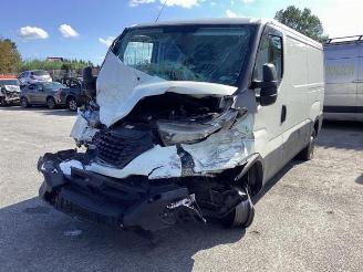 Coche siniestrado Iveco New Daily New Daily VI, Van, 2014 33S14, 35C14, 35S14 2021/8