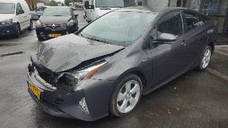 Vaurioauto  passenger cars Toyota Prius 1.8 Executive 2019/2