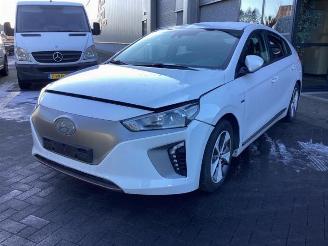 Salvage car Hyundai Ioniq Ioniq, Liftback, 2016 / 2022 Electric 2017/10