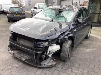 Voiture accidenté Volkswagen Polo Polo VI (AW1), Hatchback 5-drs, 2017 1.0 12V BlueMotion Technology 2018/6