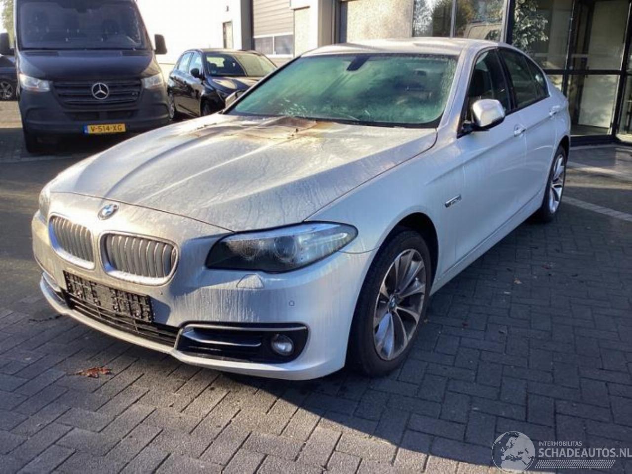 BMW 5-serie 5 serie (F10), Sedan, 2009 / 2016 528i 16V