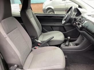 Volkswagen Up! Up! (121), Hatchback, 2011 1.0 12V 75 picture 10
