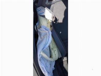 Toyota C-HR C-HR (X2,H2), SUV, 2023 2.0 16V Hybrid 200 picture 32