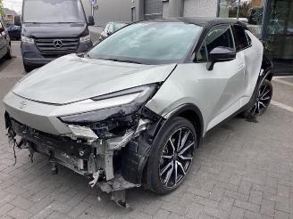Vaurioauto  passenger cars Toyota C-HR C-HR (X2,H2), SUV, 2023 2.0 16V Hybrid 200 2023/12