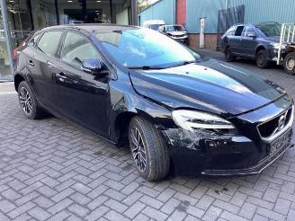 Volvo V-40 V40 (MV), Hatchback 5-drs, 2012 / 2019 1.5 T2 16V Geartronic picture 3