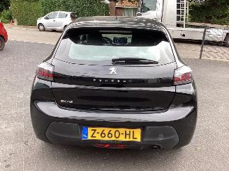 Peugeot 208 1.2 Pure Tech Active picture 6