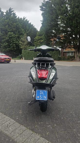 Vespa  Primavera 4T picture 6