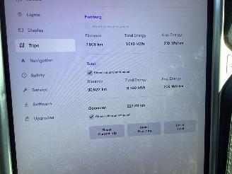 Tesla Model S 85D Base picture 15