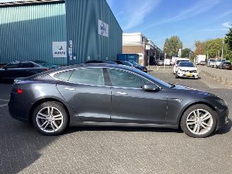 Tesla Model S 85D Base picture 4